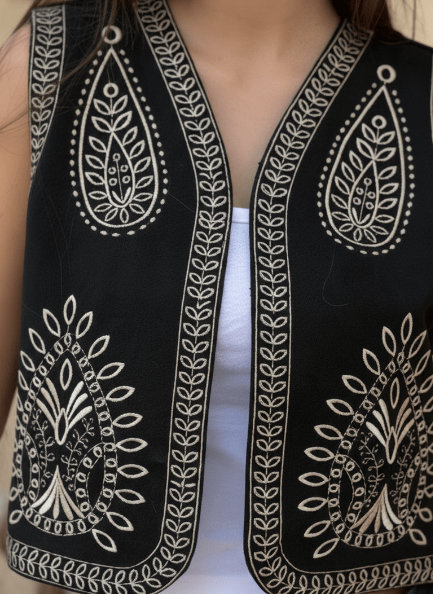Flare Black Vest - BerriessDesigns
